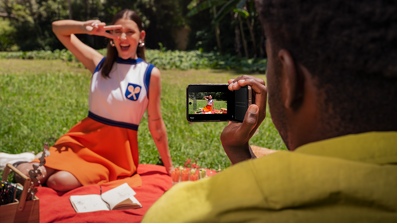 2025_MOTOROLA RAZR_60 ULTRA_GALLERY SHOOT_PHOTOS_4