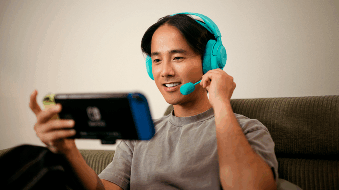 arctis_nova_3_wl_aqua_lifestyle_indoor_01